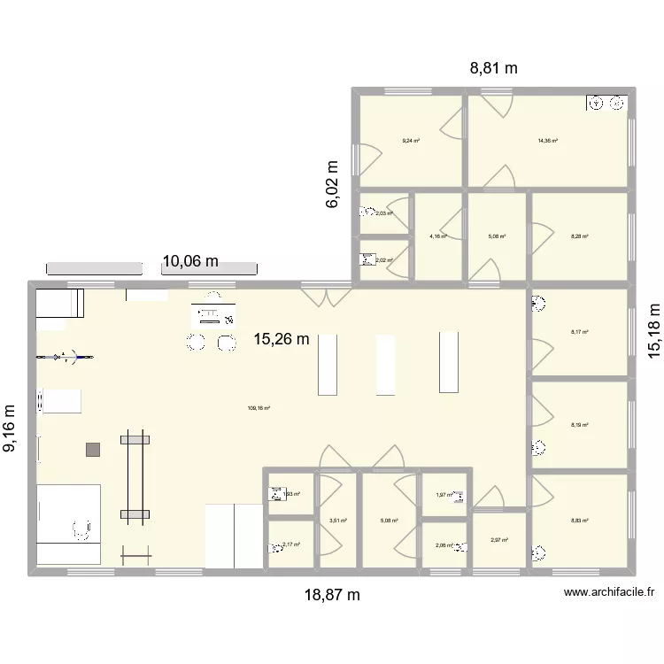 B&acirc;timent actuel face au service kin&eacute; du CNAR Gitega- Amenage. Plan de 18  et 199 m²