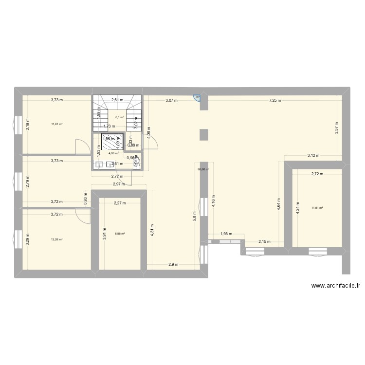 Perpi - R+1. Plan de 7 pièces et 141 m2
