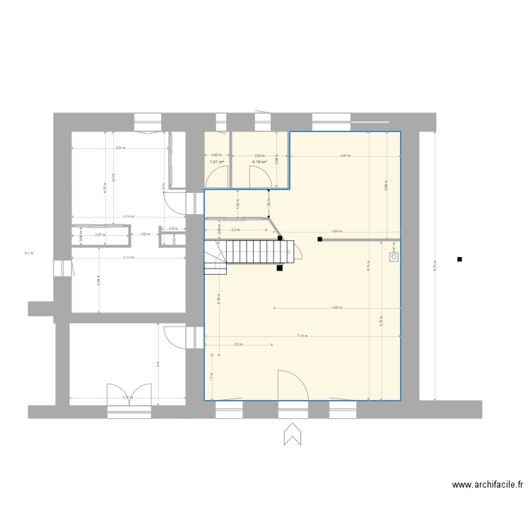 Détails rangements escalier. Plan de 4 pièces et 70 m2