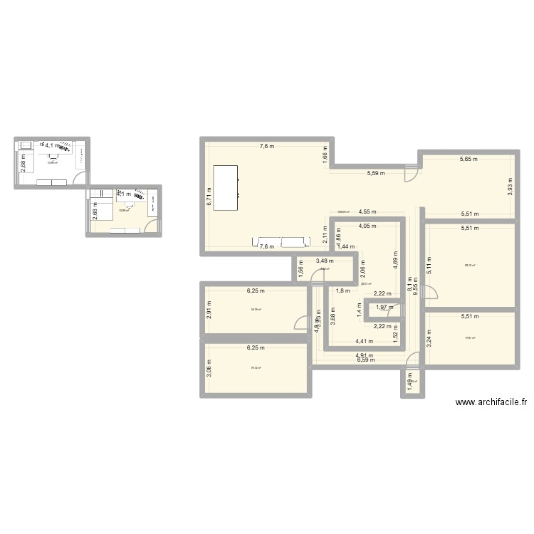 Maison. Plan de 11 pièces et 246 m2