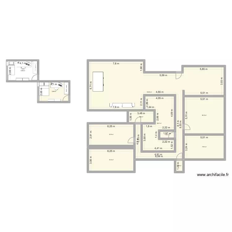 Maison. Plan de 11 pièces et 246 m² Maison. Plan de 11 pièces et 246 m²