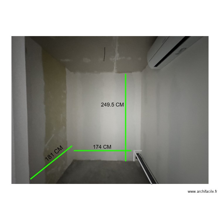 SALLE TEMPEREE. Plan de 0 pièce et 0 m2