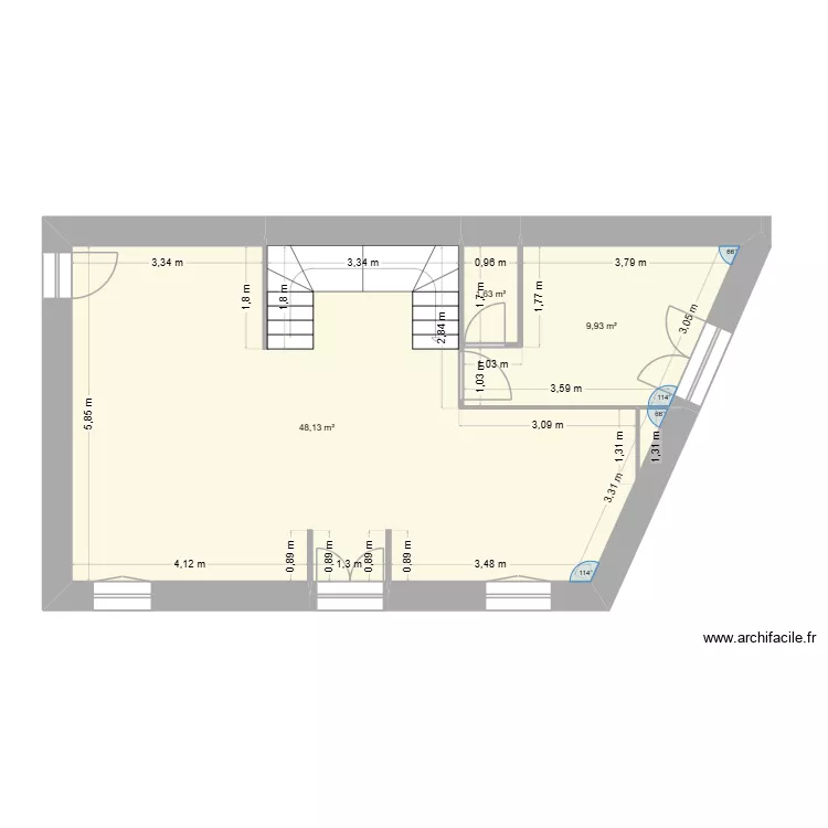 RDC apr&egrave;s d&eacute;motion cloisons. Plan de 3 pièces et 60 m²