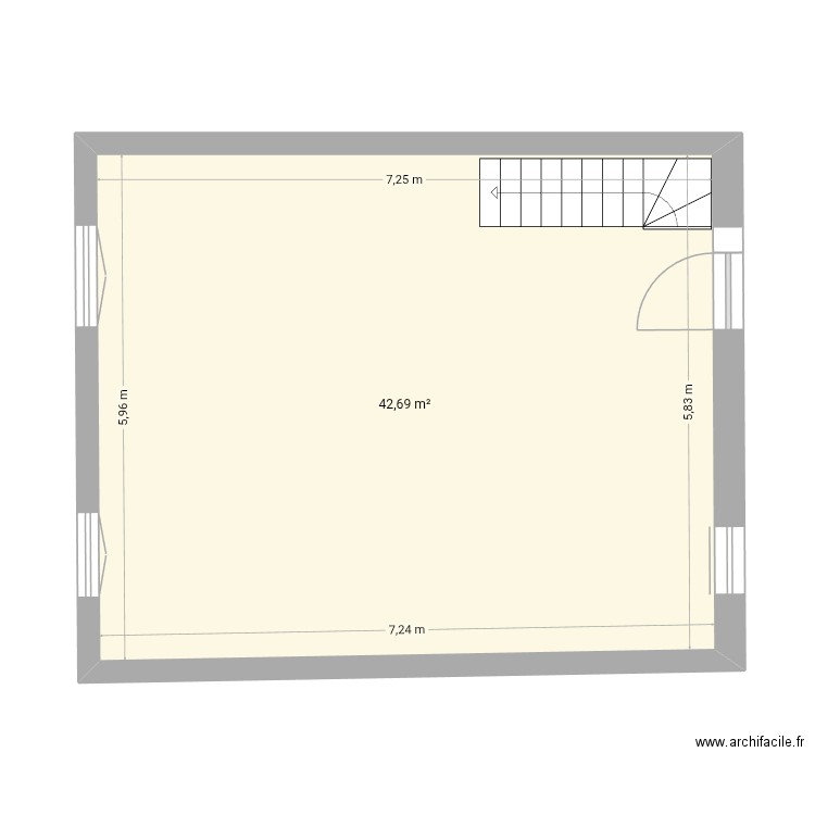 Recette vide. Plan de 8 pièces et 105 m2