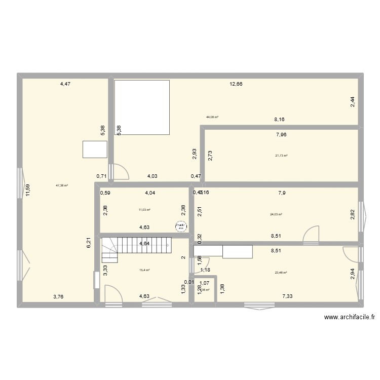 Sous sol Baudon. Plan de 8 pièces et 188 m2