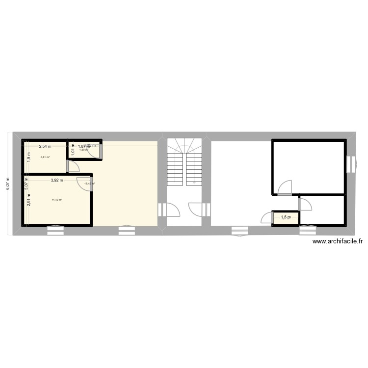 Immeuble 2er etage. Plan de 0 pièce et 0 m2