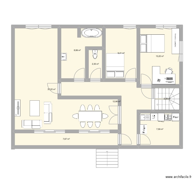 MeC. Plan de 9 pièces et 103 m2