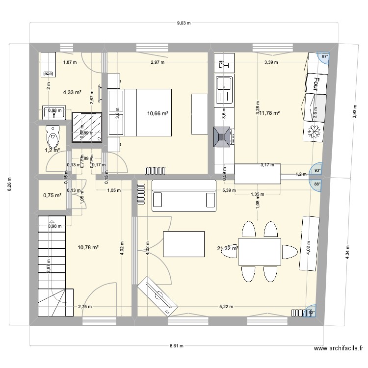 RDC version2. Plan de 7 pièces et 61 m2