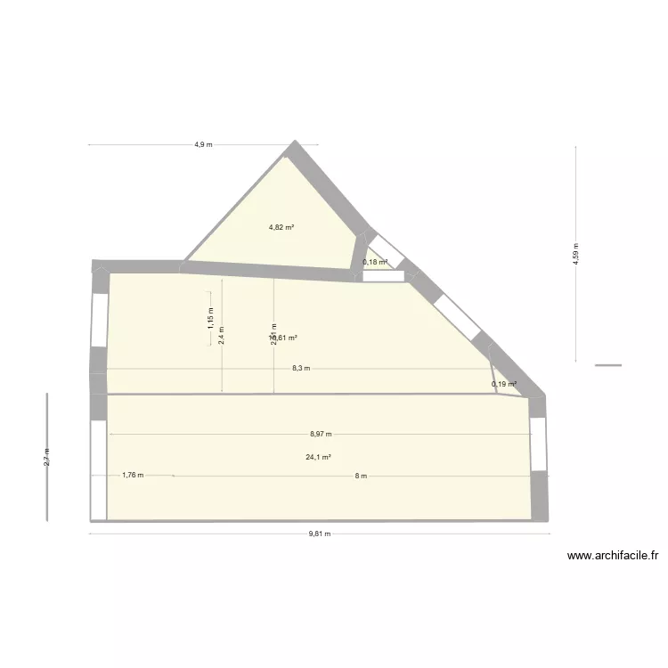 coupe partie centrale maison Esquibien. Plan de 5  et 48 m²