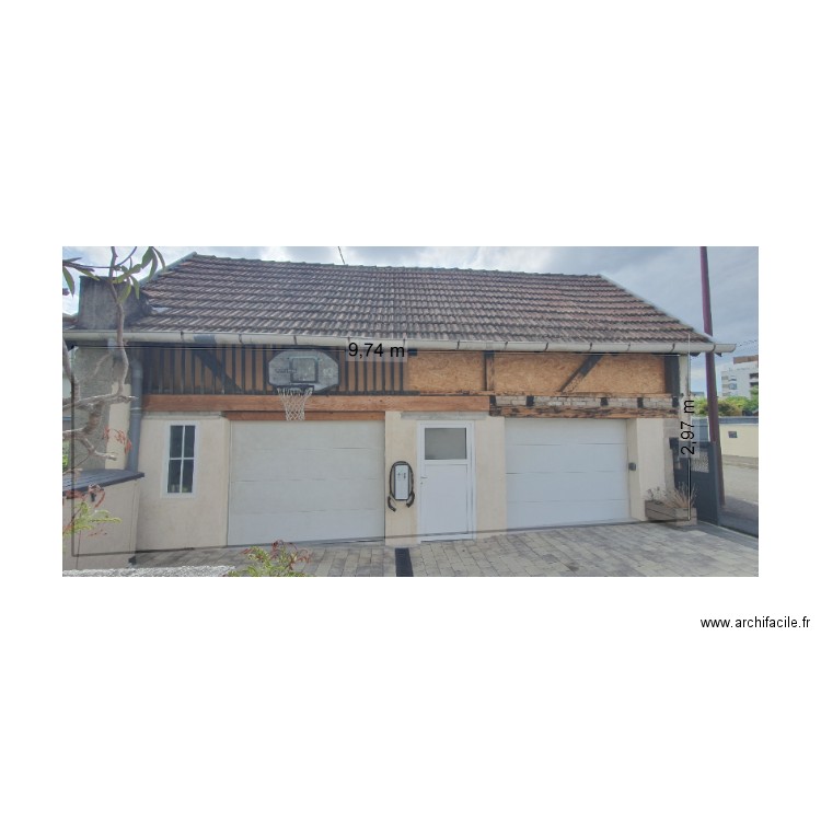 Façade Est initiale. Plan de 1 pièce et 30 m2