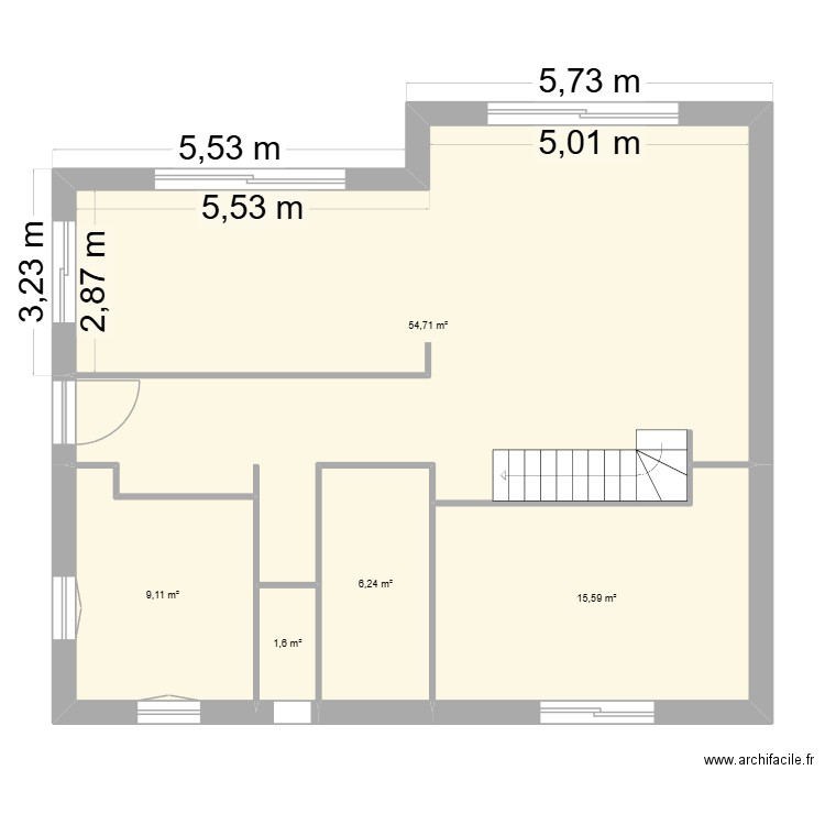 tholias. Plan de 14 pièces et 174 m2