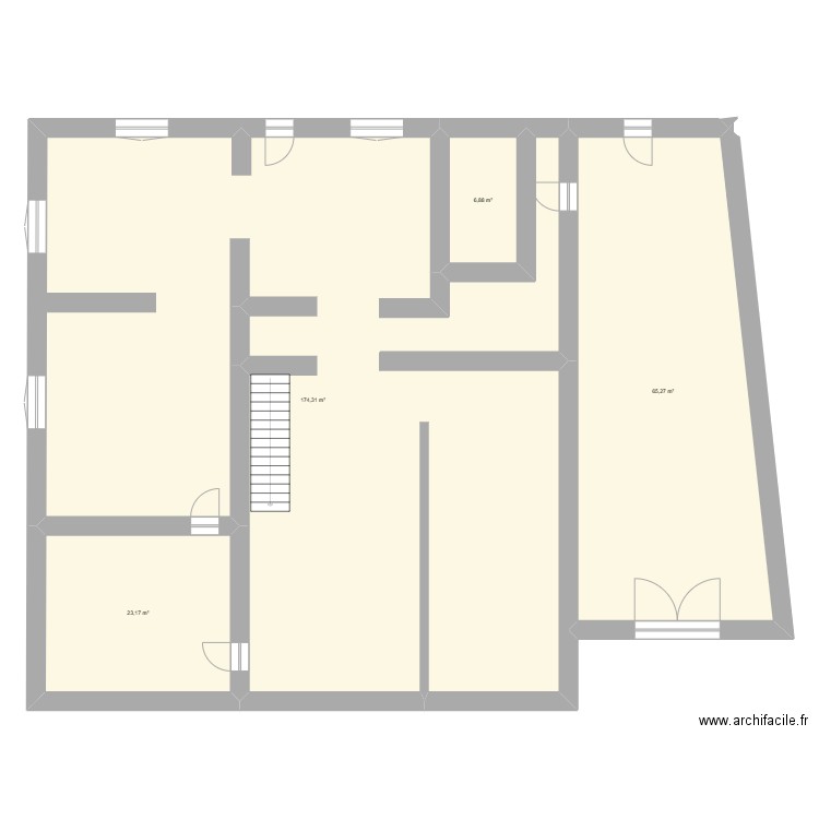 maison fresse. Plan de 4 pièces et 270 m2