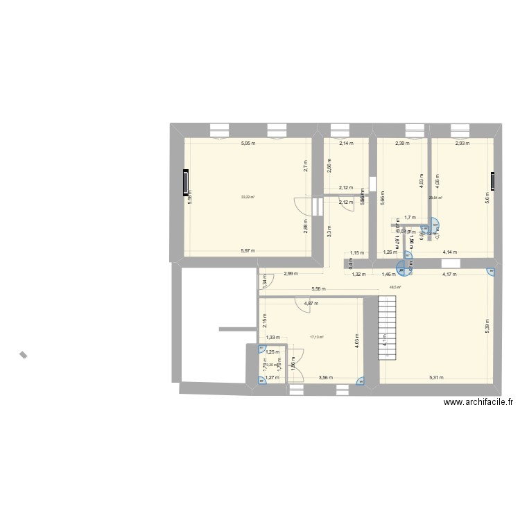 étage. Plan de 5 pièces et 131 m2