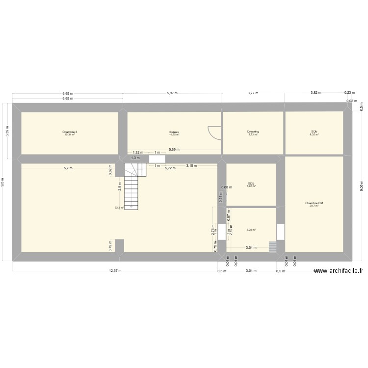 maison. Plan de 8 pièces et 149 m2