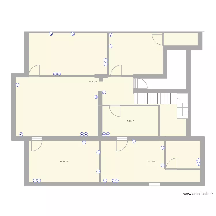 prise perona. Plan de 4  et 124 m²