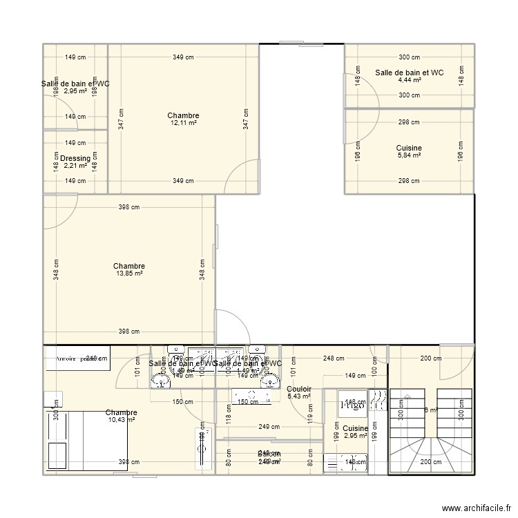 1er etage. Plan de 13 pièces et 71 m2