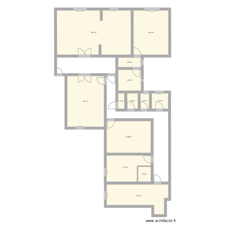 Courcelles amenagé. Plan de 13 pièces et 143 m2