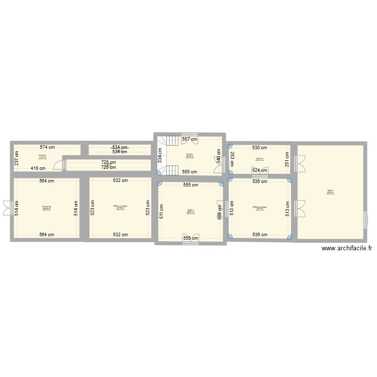 RDC Nay. Plan de 34 pièces et 578 m2