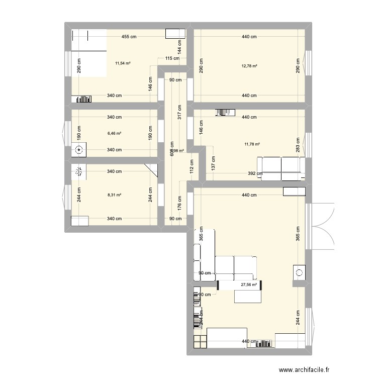 Coloc Piscine. Plan de 7 pièces et 84 m2