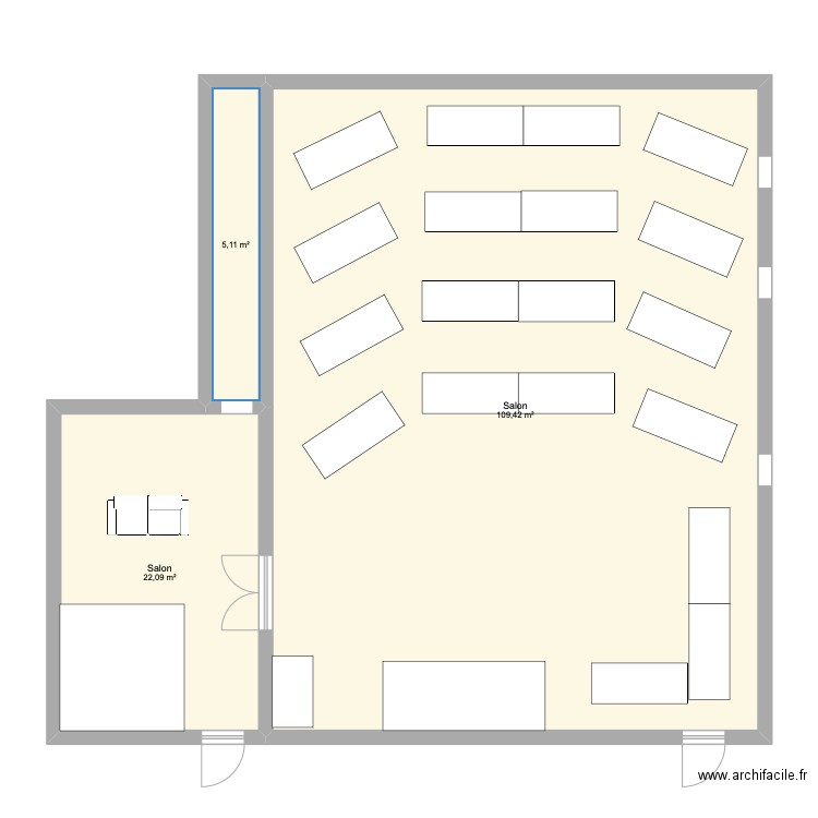 Salle 2. Plan de 3 pièces et 137 m2