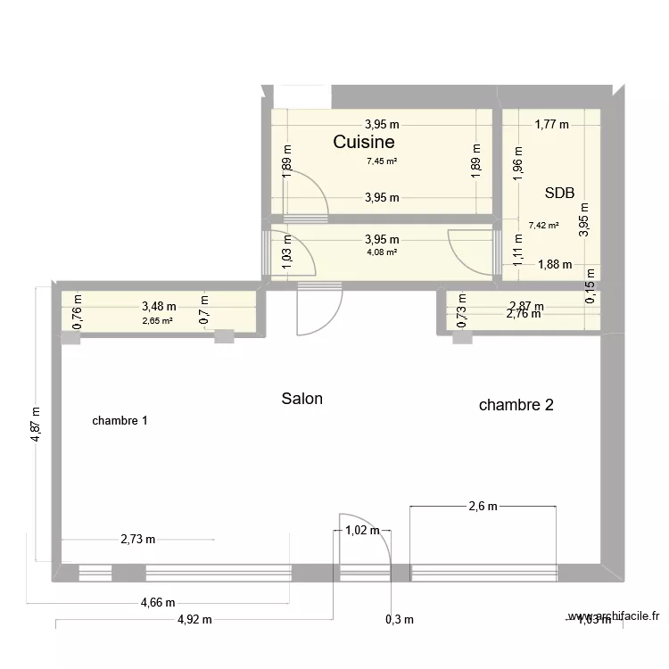 RDC 180 facade. Plan de 4 Pièces et 22 m²