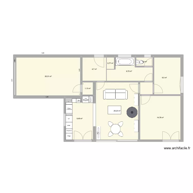 Cuisine avec ouverture de la cuisine et buffet de part et d'autre poele. Plan de 