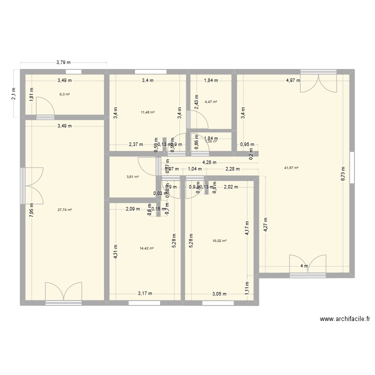 plan final vide. Plan de 9 pièces et 128 m2