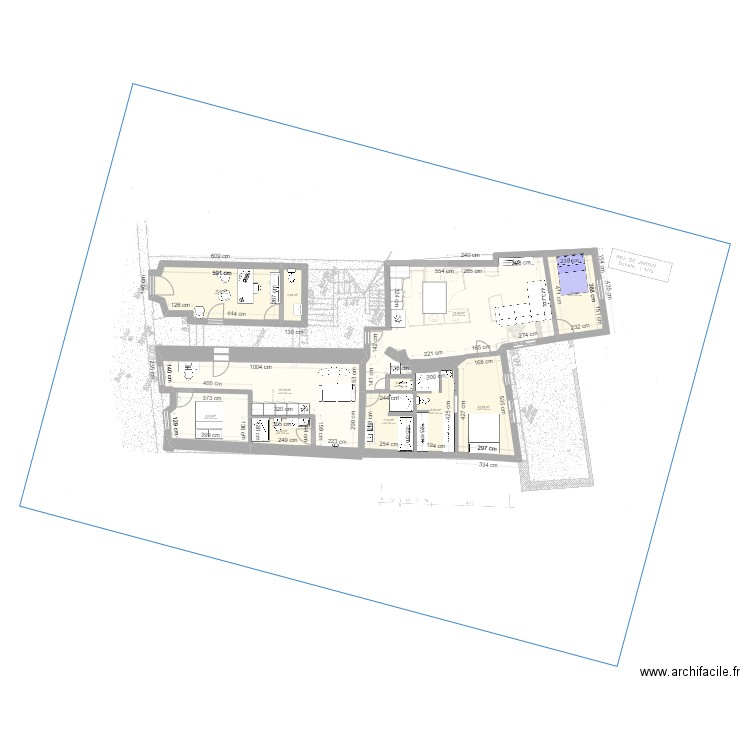 RDC TRANS EN PROVENCE bis. Plan de 11 pièces et 137 m2
