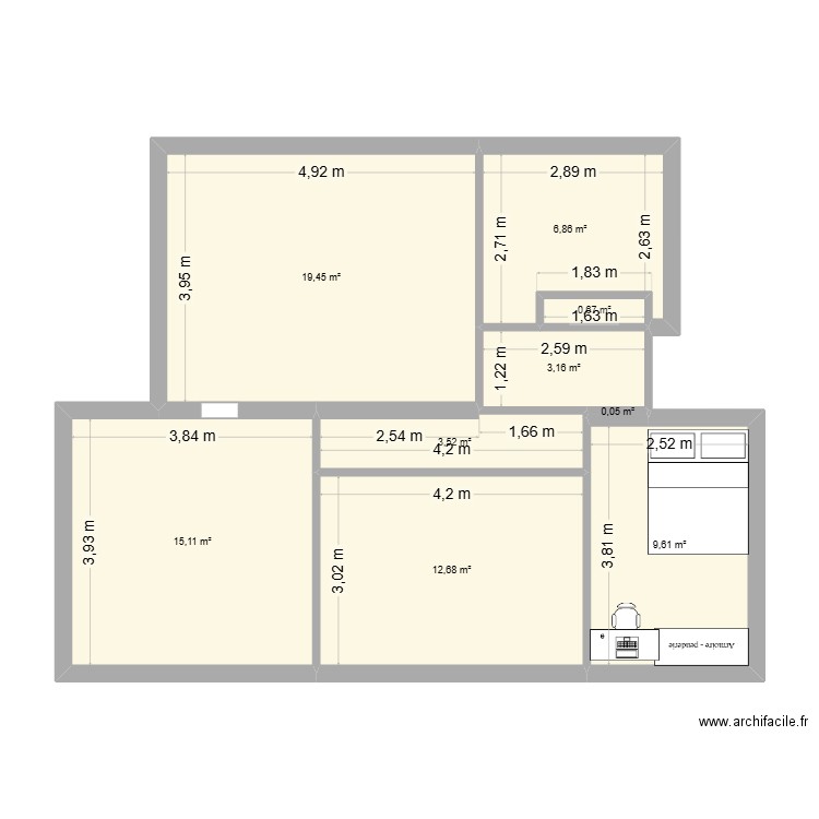 HB RDC. Plan de 9 pièces et 71 m2