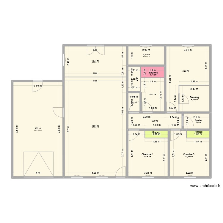maison. Plan de 16 pièces et 148 m2