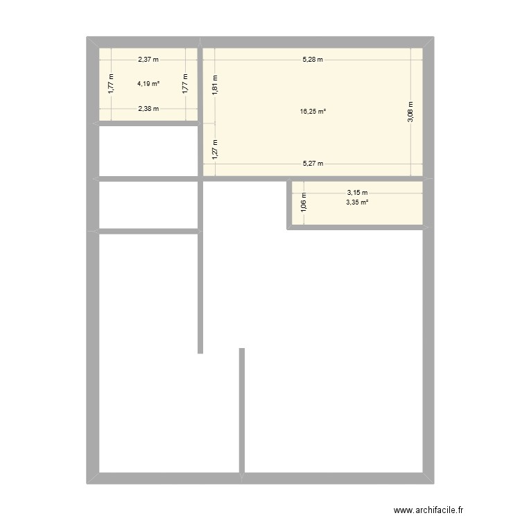 mai. Plan de 3 pièces et 24 m2