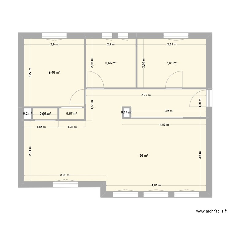 ancienne mairie. Plan de 8 pièces et 61 m2