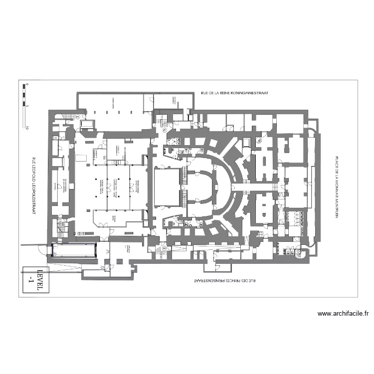 intrusion -1 la monnaie. Plan de 