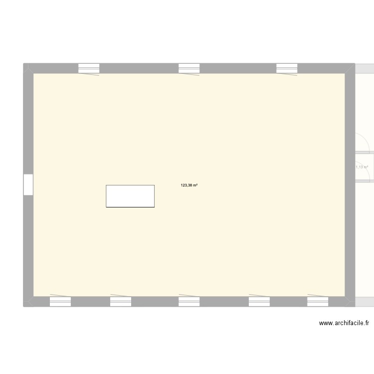 cours. Plan de 10 pièces et 272 m2