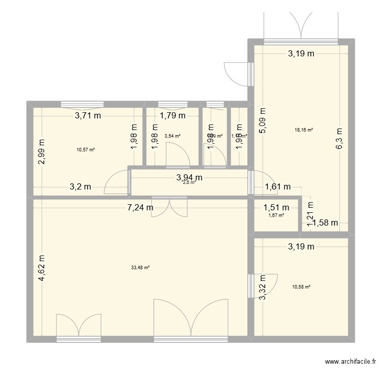 Meyjande. Plan de 9 pièces et 84 m2