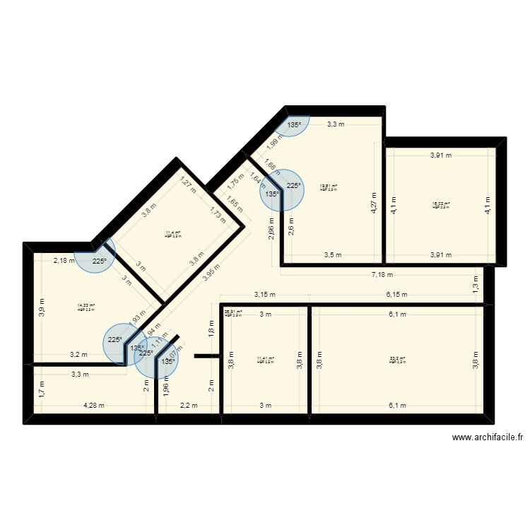 2025 décembre. Plan de 7 pièces et 133 m2