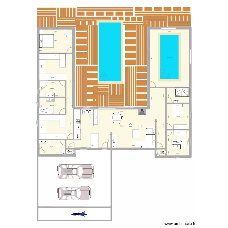 carole. Plan de 12  et 220 m²