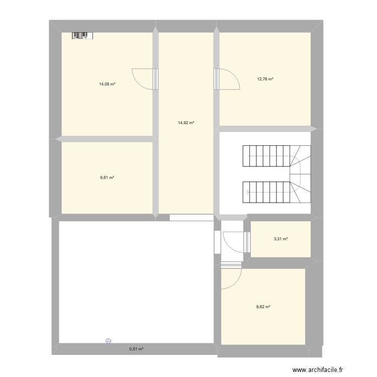 Rez de chaussée. Plan de 7 pièces et 65 m2