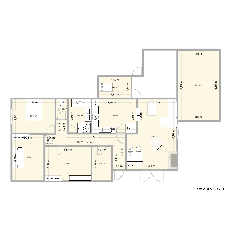 maisoj. Plan de 11 pièces et 121 m2