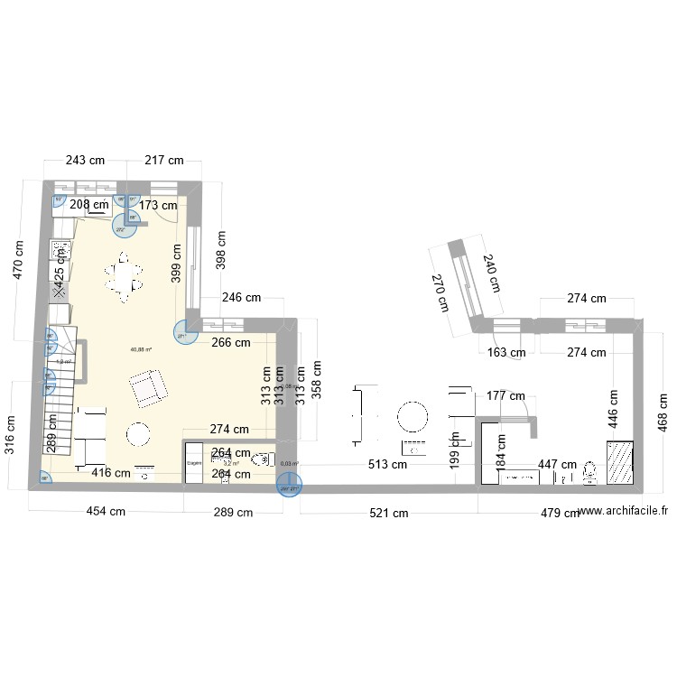 Naf porte a droite. Plan de 16 pièces et 170 m2