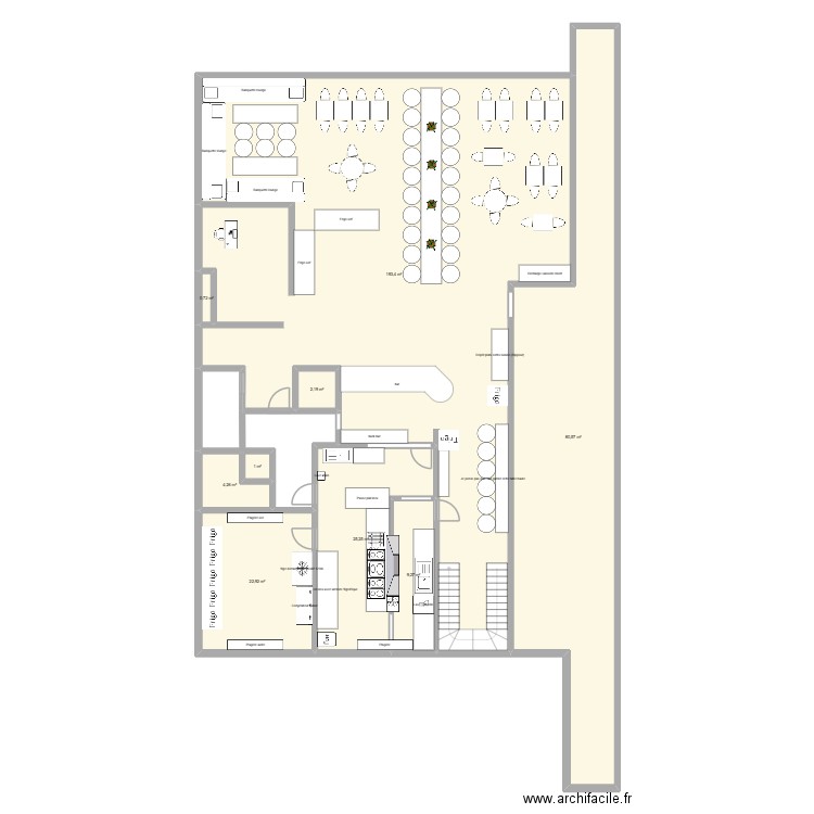 Clubhouse padel 2. Plan de 9 pièces et 340 m2