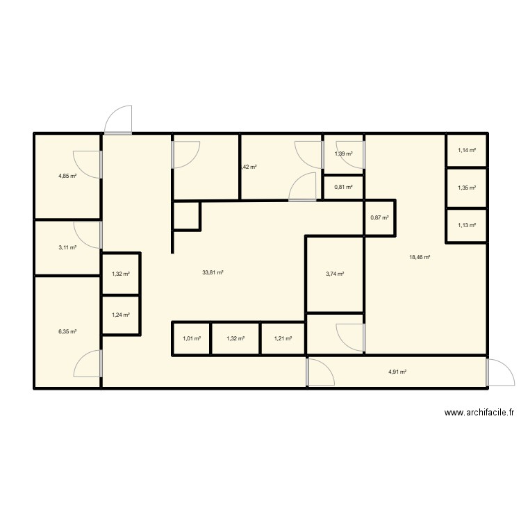Collège Ste Marie des Ursulines. Plan de 19 pièces et 96 m2