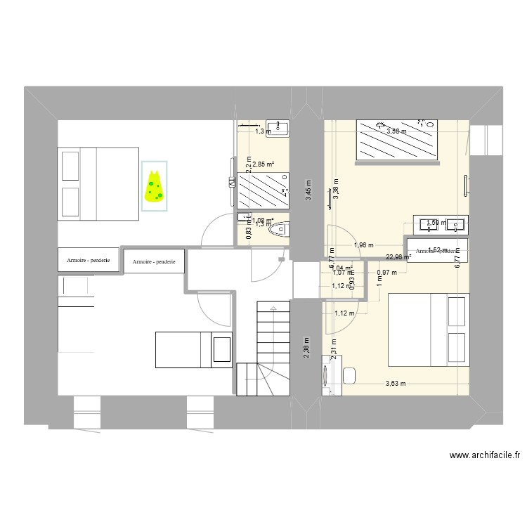 étage. Plan de 4 pièces et 28 m2