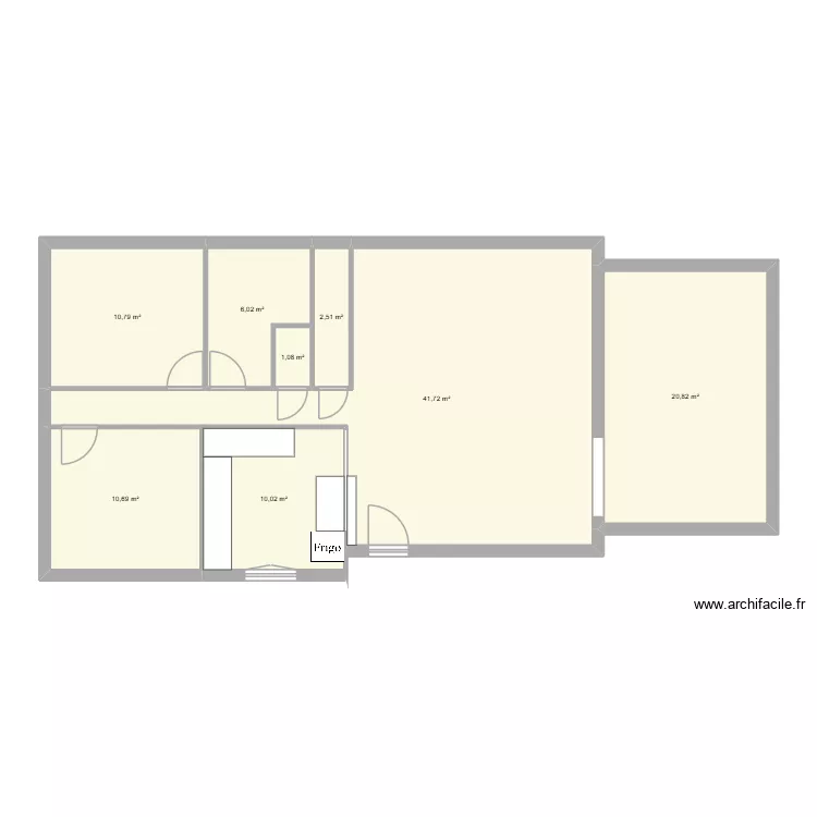 Cuisine Salon Couloir. Plan de 8  et 104 m²