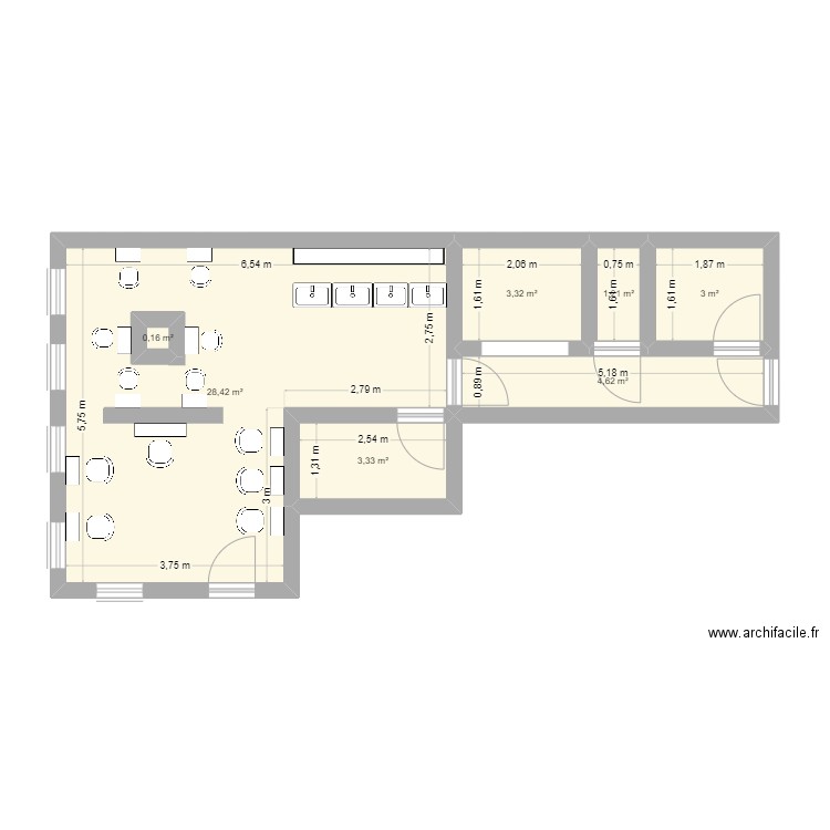 petit b. Plan de 7 pièces et 45 m2