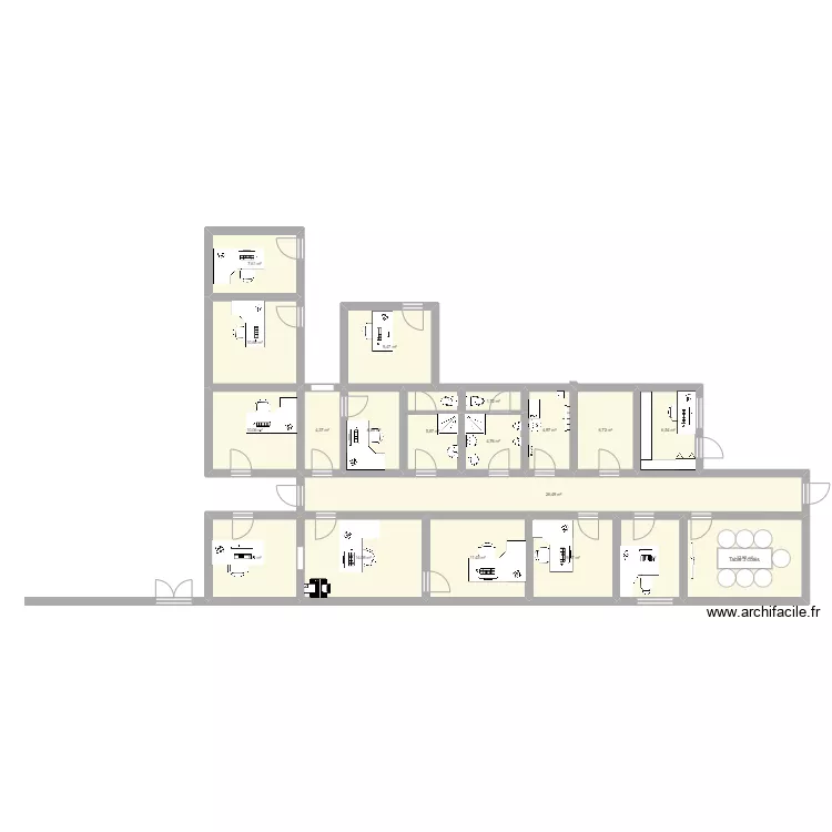 bureau Niess. Plan de 19 pièces et 171 m²