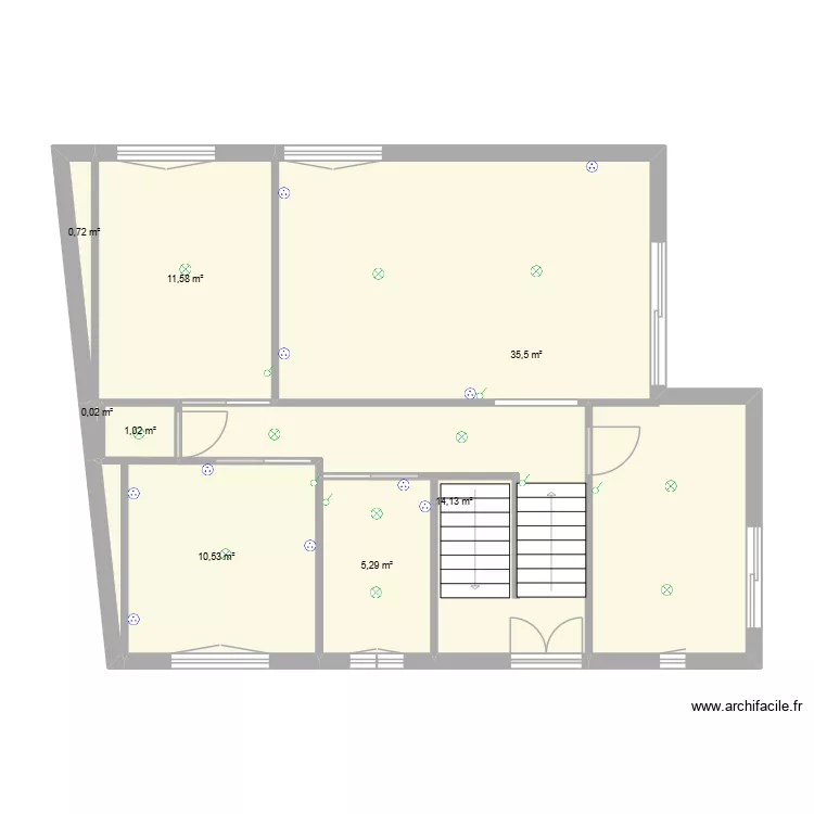 H&egrave;ches. Plan de 8 pièces et 79 m²