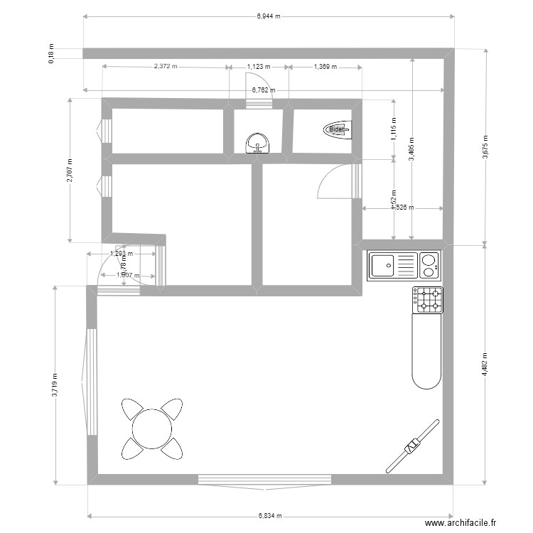 Room Service. Plan de 7 pièces et 19 m2