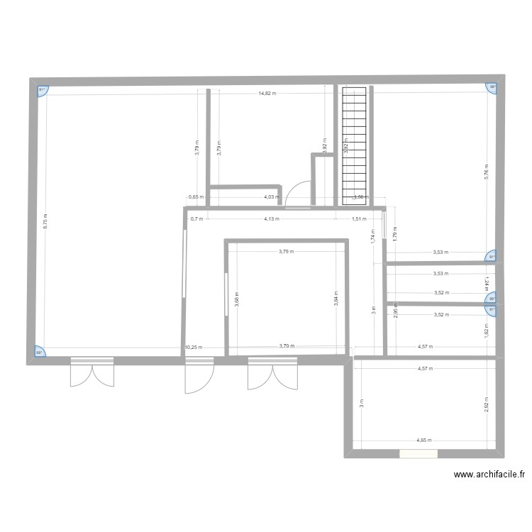 MCE initial. Plan de 2 pièces et 155 m2