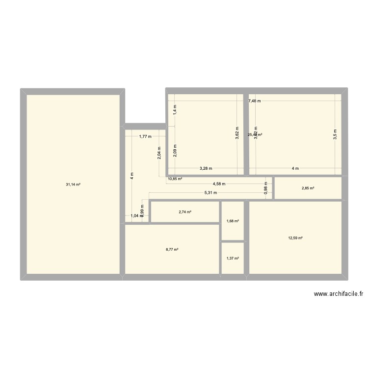 Creuzier-le-Vieux. Plan de 9 pièces et 97 m2